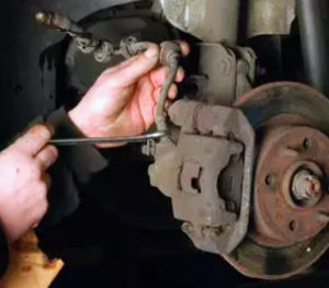 Photo de galerie - Remplacement du flexible de frein 