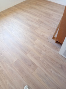 Photo de galerie - Pose de parquet dans une chambre 