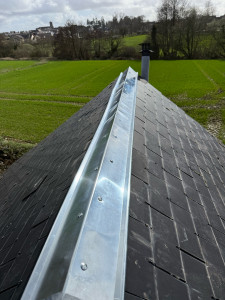 Photo de galerie - Changement de faîtage zingue