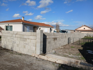 Photo de galerie - Mur de clôture en construction 