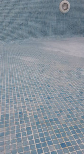 Photo de galerie - Pose de joint piscine complète 