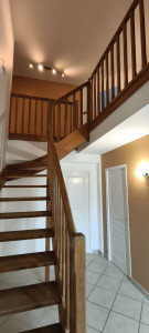 Photo de galerie - Ratissage et mise en peinture  d'une entrée, cage d'escalier et dégagement étage 