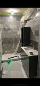 Photo de galerie - Renovation salle de bain avec receveur+faïence ainsi que pose de meuble, vasque robinet et raccordement sanitaire  