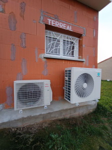 Photo de galerie - Installation complète gainable Heiwa + groupe extérieur ballon thermodynamique.