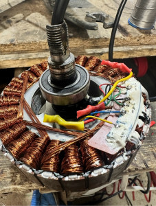 Photo de galerie - Remplacement complet des câbles d’un moteur d’une trottinette électrique (m365)