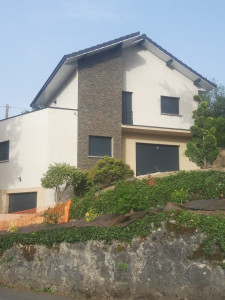 Photo de galerie - Pose de parements pierres en façade- Aix-les-Bains 