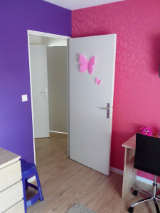 Photo de galerie - Travaux de peinture intérieure réalisés avec soin.
Préparation des surfaces, mise en peinture des murs et finitions pour donner à la pièce un aspect propre, moderne et harmonieux.
✅ Préparation des murs
✅ Application de peinture
✅ Finitions soignées
✅ Cho