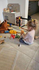 Photo de galerie - Je garde et occupe vos enfants à partir de 3 ans.
aide aux devoirs , jeux, lectures ......