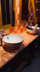 Photo de galerie - Joint de carrelage, ponçage, peinture 