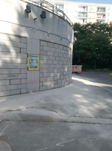 Photo de galerie - Murage d'entrée arrondie d'un commerces avant démolition des lieux