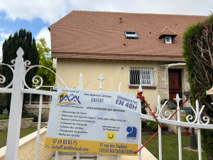 Photo de galerie - Nettoyages toiture et ravalement peinture  du crépis