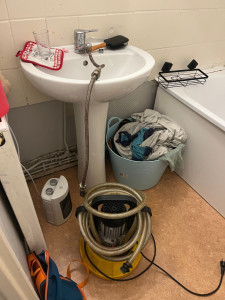 Photo de galerie - Detartrage complet du réseau sanitaire 