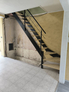 Photo de galerie - Démontage ancien escalier, modification de trémie puis pose d'un nouvel escalier 