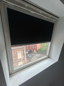 Photo de galerie - Pose de store occultant Velux
