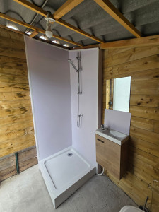 Photo de galerie - Creation douche d'été pour piscine 