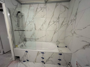 Photo de galerie - Installation de baignoire et carrelage 