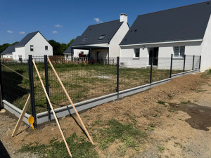 Photo de galerie - Pose clôture Le Roy merlin ( fourni par le client ) 