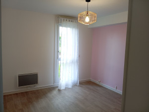 Photo de galerie - Peinture en blanc et rose paillette