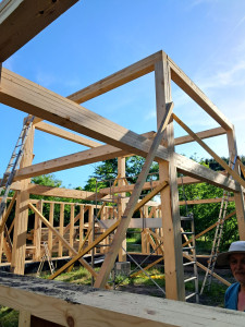 Photo de galerie - Assemblage maison bois...