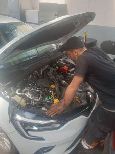 Photo de galerie - Bonjour mécanicien 
courroie distribution
Qui t'embrayage 
Vidange 
Suspension
Révision moteur 
Soyez bienvenue....,....,.??06 34 16 27 66??