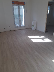 Photo de galerie - Pose du parquet flottant