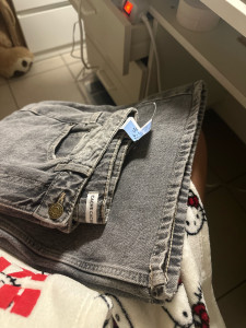 Photo de galerie - Ourlet invisible sur un jean. je réalise des retouches selon vos projets. 