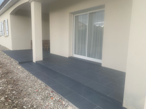 Photo de galerie - Carrelages terrasse après  primaire + ragreage 