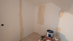 Photo de galerie - Reprise de bande et défauts, enduit, ponçage et peinture 