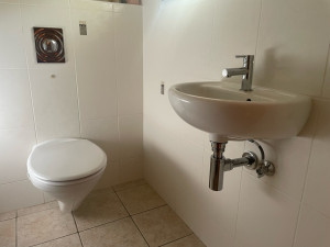 Photo de galerie - Réalisation d’un wc suspendu et son lave main chez un particulier. 