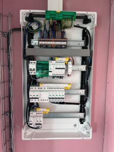 Photo de galerie - Armoire électrique alimentant des bureaux 