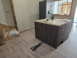 Photo de galerie - Pose d'un ilot centrale