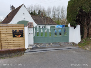 Photo de galerie - Ravalement de façade murs ferronnerie et boiseries 