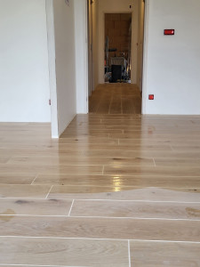 Photo de galerie - Carrelage imitation parquet 