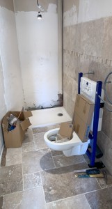 Photo de galerie - Pose du receveur douche + toilette suspendu 