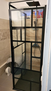 Photo de galerie - Réalisation et montage d'une cabine de douche à l'italienne 