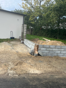 Photo de galerie - Réalisation d’un muret de clôture 
