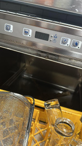 Photo de galerie - Réparation lave-vaisselle professionnel 