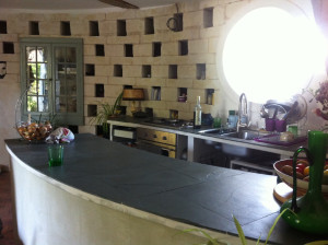 Photo de galerie - Restauration d’un pigeonnier avec espace cuisine 