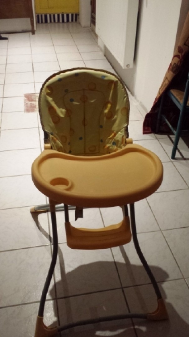 Photo de galerie - Chaise haute bébé
