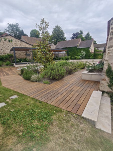 Photo de galerie - Saturateur sur une terrasse en bois exotique 