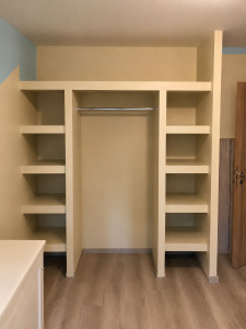 Photo de galerie - Dressing fait sur mesure en ba.13 plus peinture.