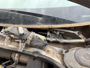Photo de galerie - Remplacement moteur essuie-glaces Renault clio 3