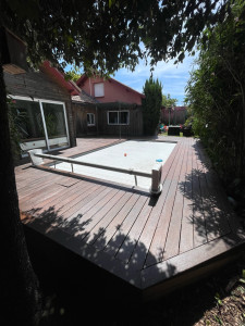 Photo de galerie - Dégrisement et traitement d’une terrasse bois 