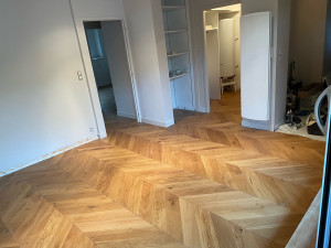 Photo de galerie - Pose de parquet en chêne massif, finition De Hongrie.