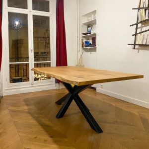 Photo de galerie - Fabrication d'une table en chêne massif live edge 
