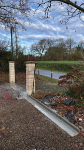 Photo de galerie - Réalisation d’une semelle béton pour portail coulissant 