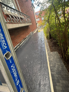 Photo de galerie - Pose résine toit balcon 