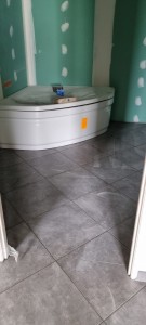 Photo de galerie - Pose d'une baignoire balneo 