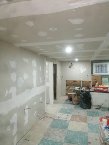 Photo de galerie - Rénovation placo 
réparation placo bande a joint enduit 
rénovation peinture intérieure et extérieure 