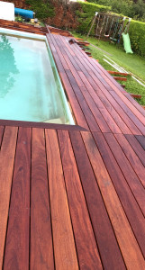 Photo de galerie - Création d'une plage de piscine / Terrasse en Bois Exotique